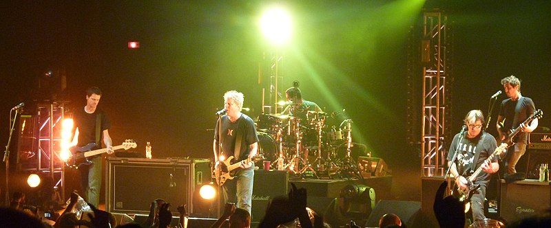 File:The Offspring London09.jpg