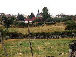 View of Aldeavieja from the road of Blascoeles