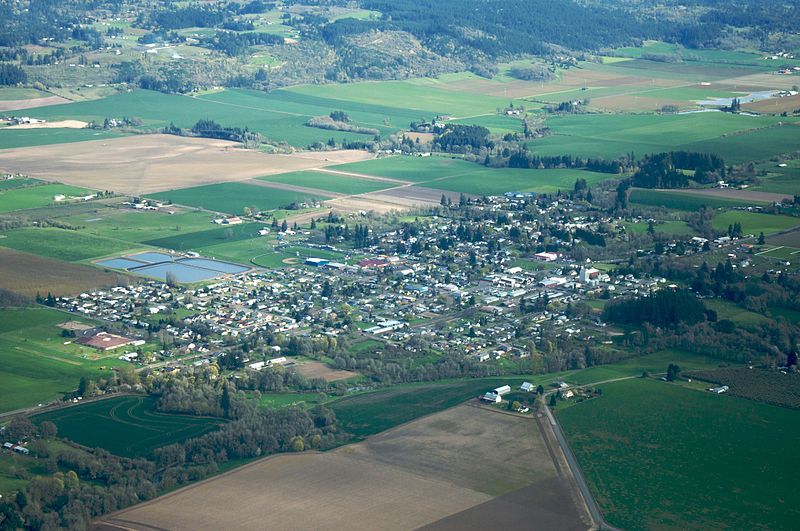 File:Amity, Oregon aerial.jpg