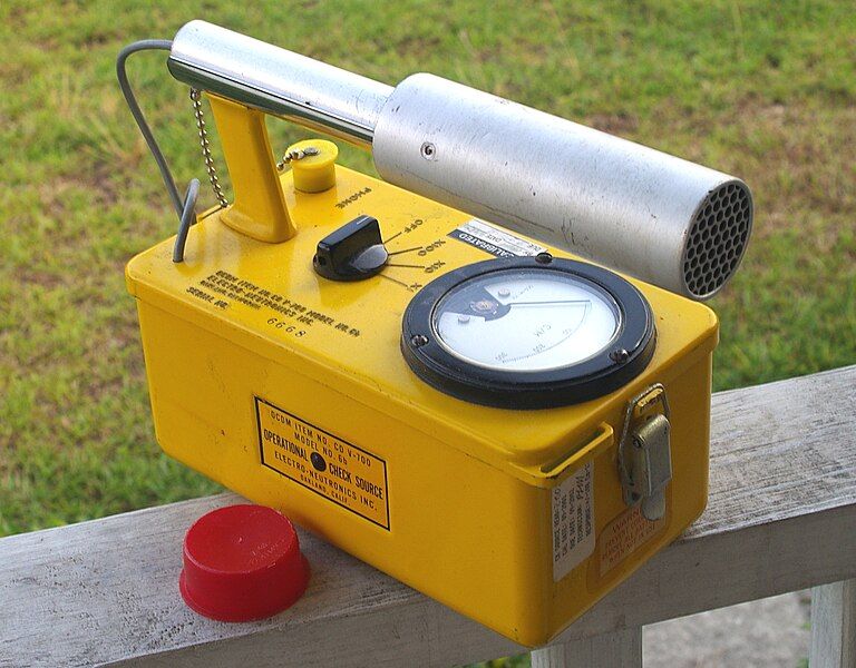 File:CDV-700M Geiger Counter.JPG