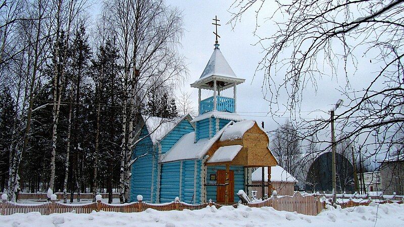 File:Church in Muyezersky.jpg