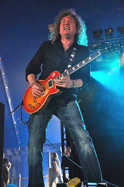 File:Dave Meniketti.jpg