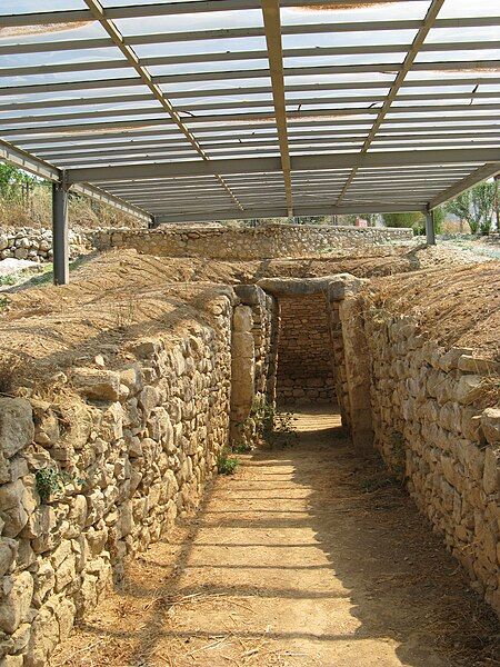 File:Dendra tholos tomb.JPG