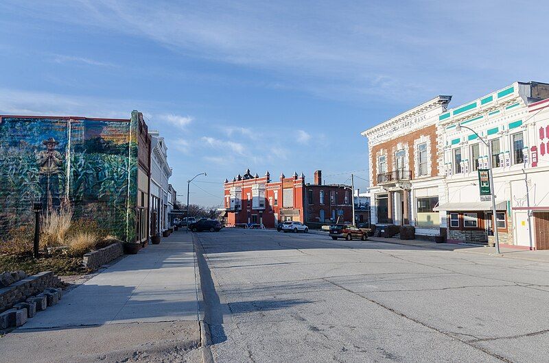 File:Downtown Oakland, Iowa.jpg