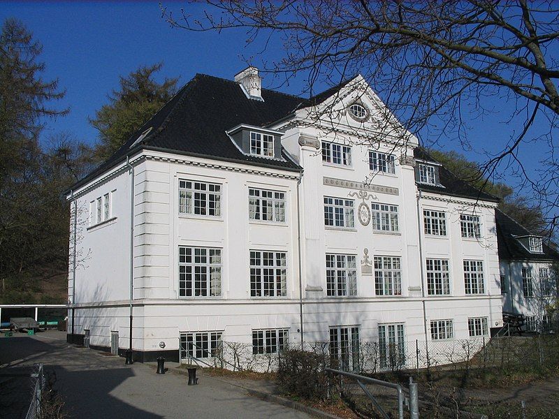 File:Høsterkøb Skole.JPG