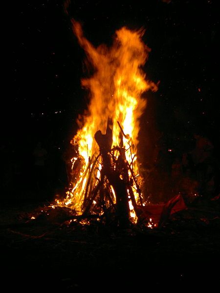 File:Holika dahan.jpg