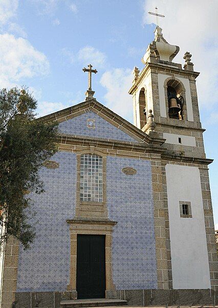 File:Igreja Nogueira.jpg