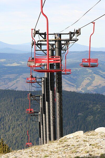 File:Mt. Ashland Chairlift.JPG