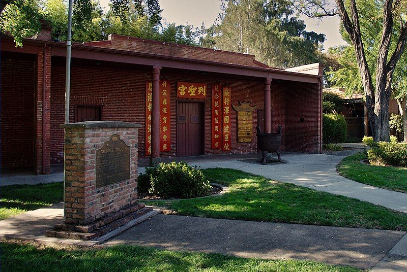 File:Oroville Chinese Temple.jpg