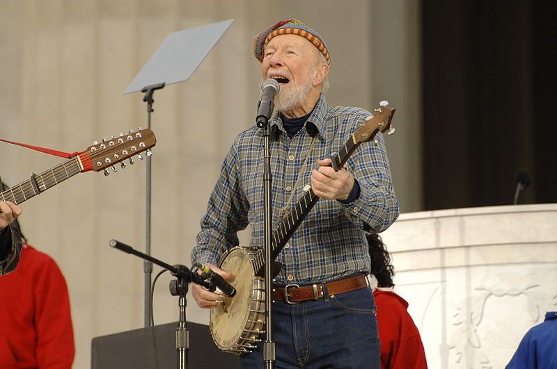 File:Pete Seeger sings.JPG