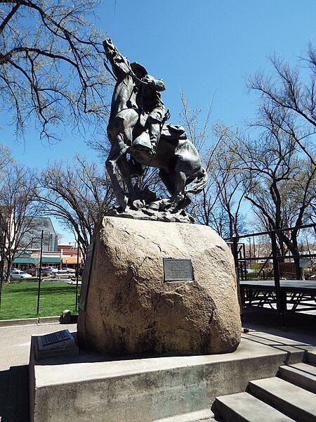 File:Prescott-Bucky O'Neill Statue-1907.jpg