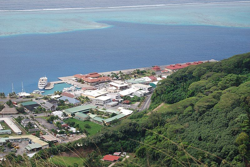 File:Raiatea 2008ville.jpg