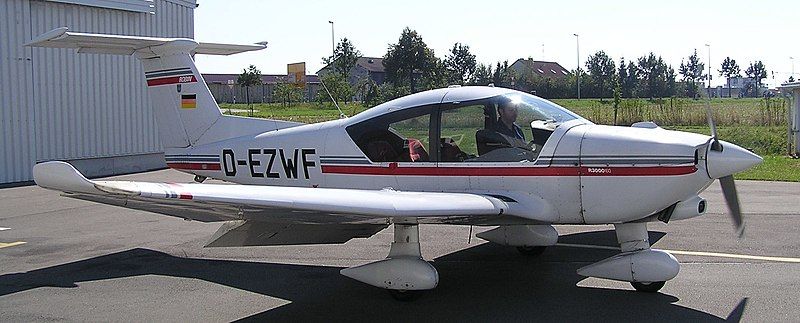 File:RobinR3000 (cropped).JPG