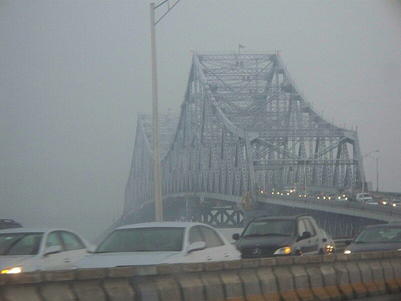 File:Tappanzeebridgeonbadday.JPG