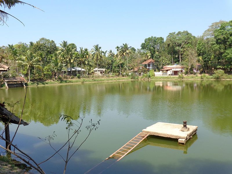 File:Trpperunthura kulam.JPG