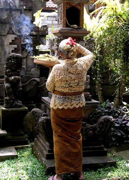 File:UBUD SHRINE1.jpg