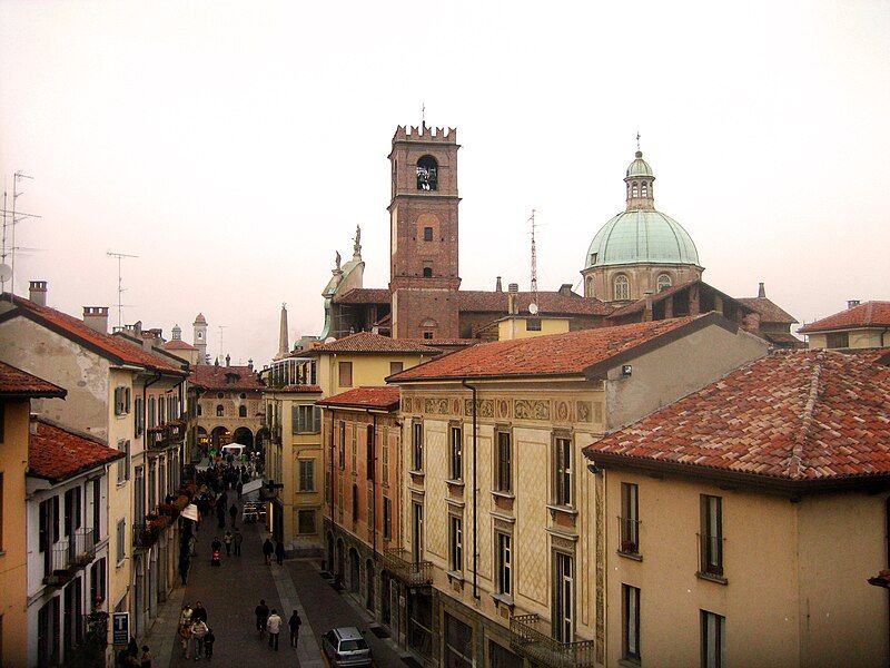 File:Vigevano-street01.jpg