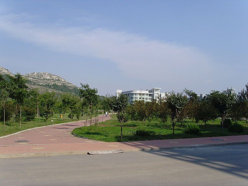 File:中华女子学院山东分院长清校区校园.JPG