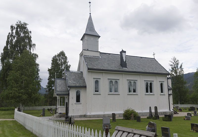 File:Atneosen kirke.jpg