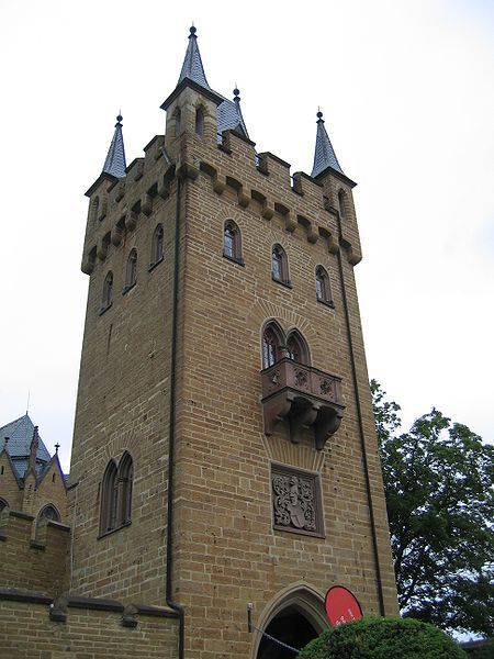 File:BurgHohenz-Turm.jpg