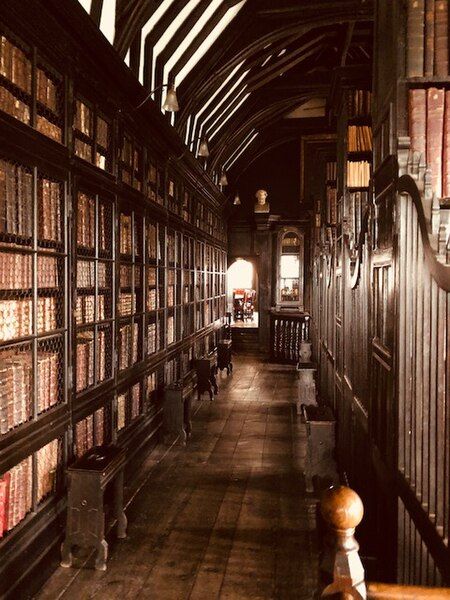 File:Chetham's Library, Manchester.jpg