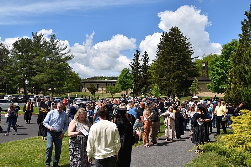 File:Grad crowd shot.jpg