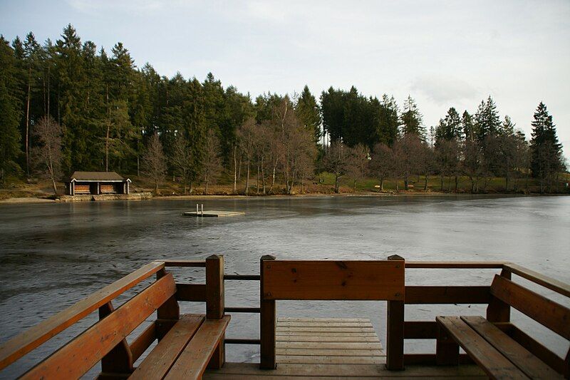 File:Grafenhausen-schluechtsee.jpg