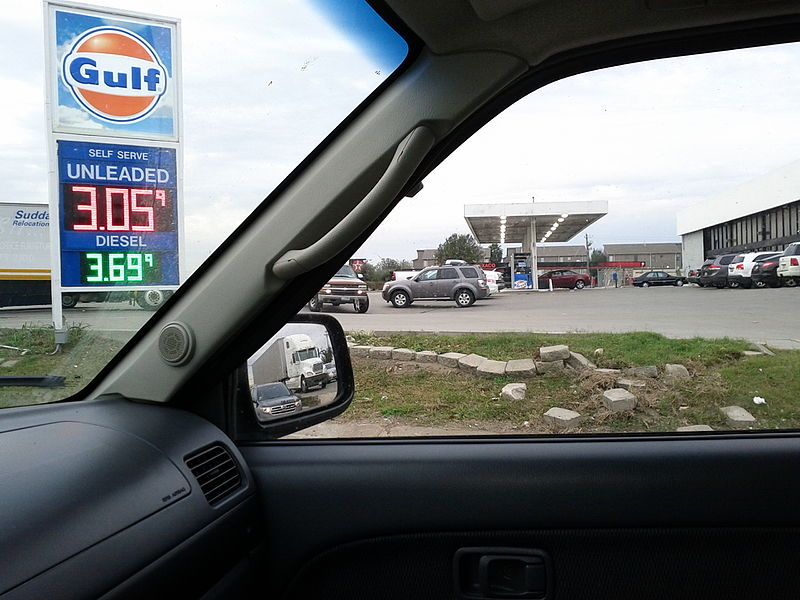 File:Gulf-gas-station.jpg