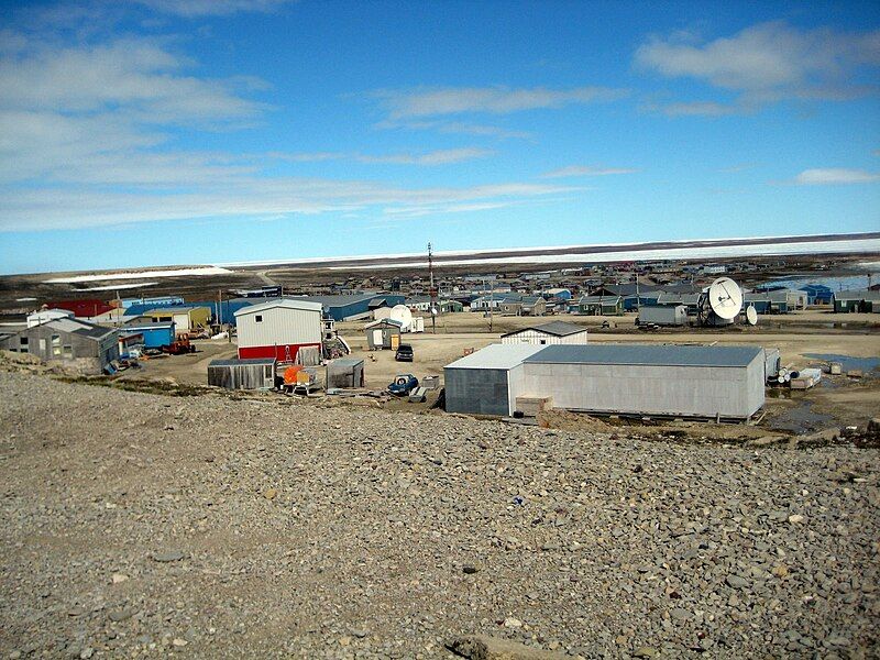 File:Igloolik Town.jpg