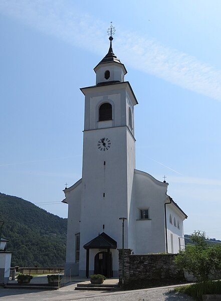 File:Kresnice Slovenia church.JPG