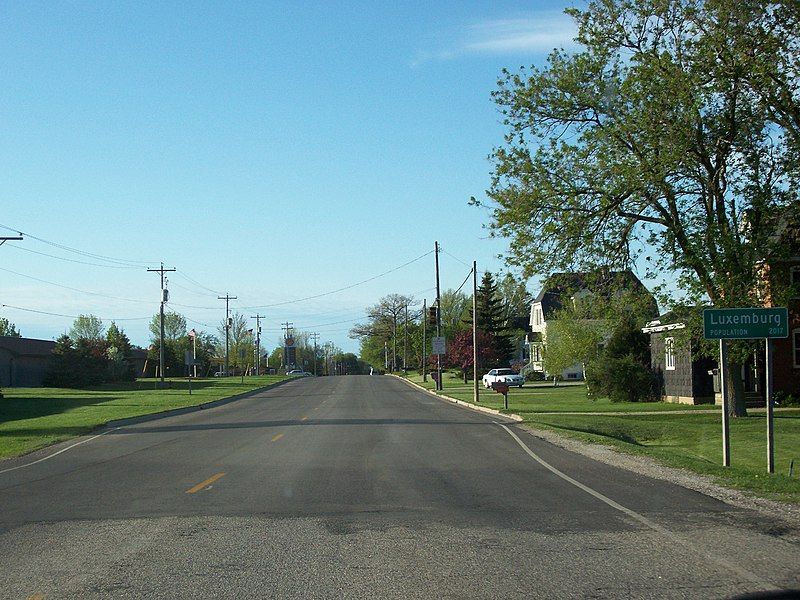 File:LuxemburgWisconsinSign.jpg