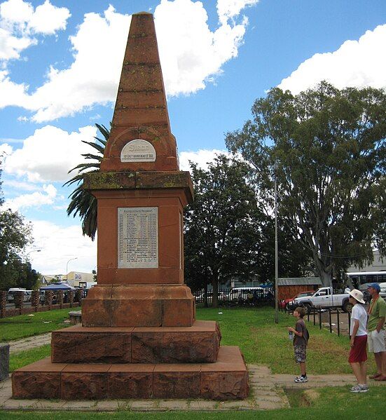 File:Mafeking Obelisk.jpg