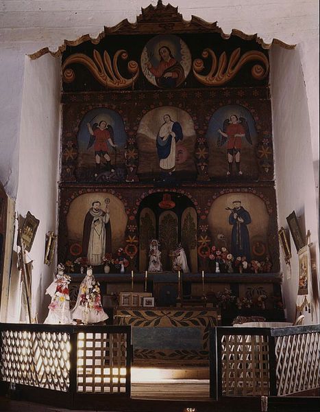 File:Main Altar, SJDG.jpg