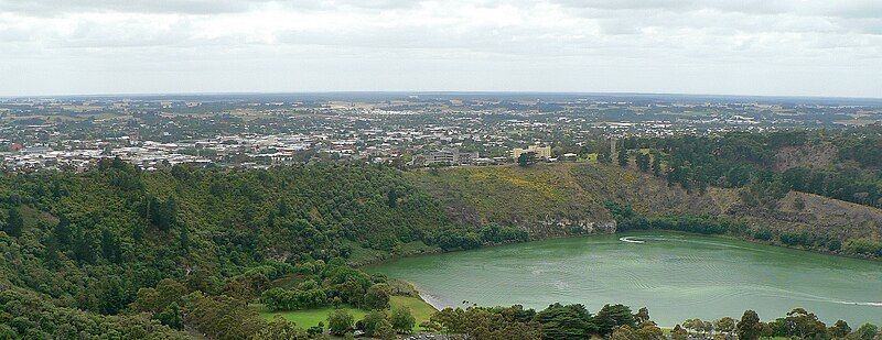 File:Mount gambier.jpg