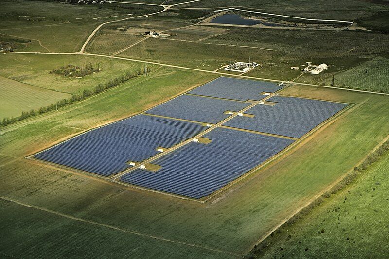 File:Rodnykove Solar Park.jpg