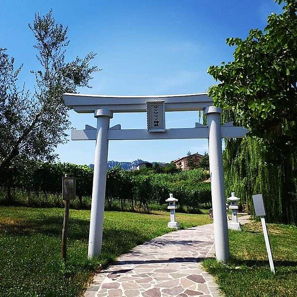 File:SanMarino Torii.jpg