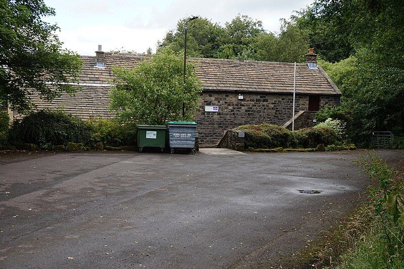 File:Scammonden Activity Centre.jpg