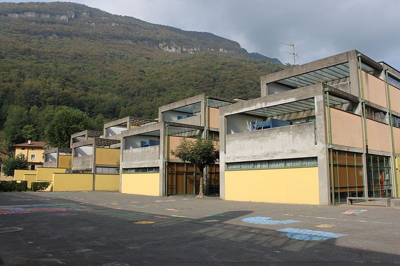 File:Scuola elementare (Primarschule).JPG