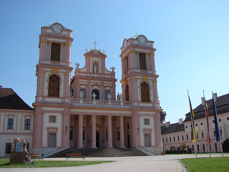 File:Stift Goettweig Stiftskirche02.jpg