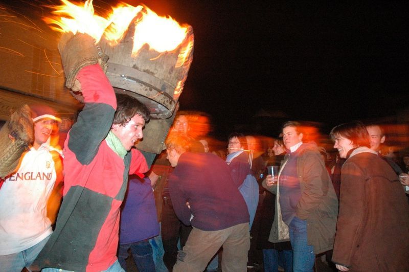 File:Tarbarrels2005.jpg