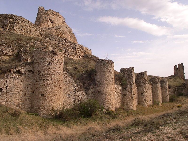 File:Aliaga-Castillo05.jpg