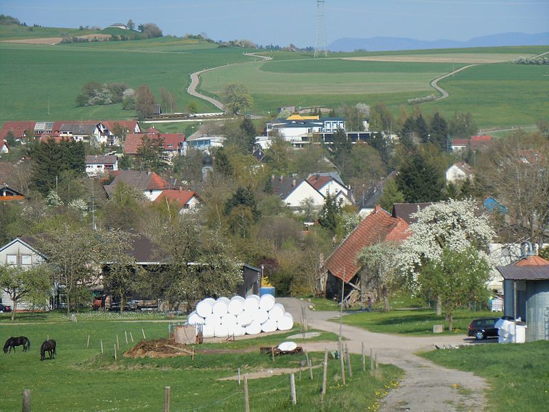 File:BW Uehlingen Ortsteil.JPG