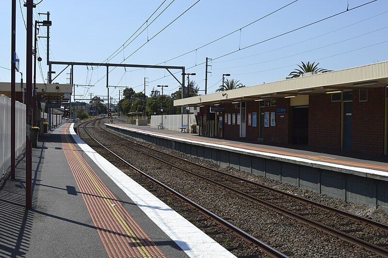 File:Blackburn station.jpg