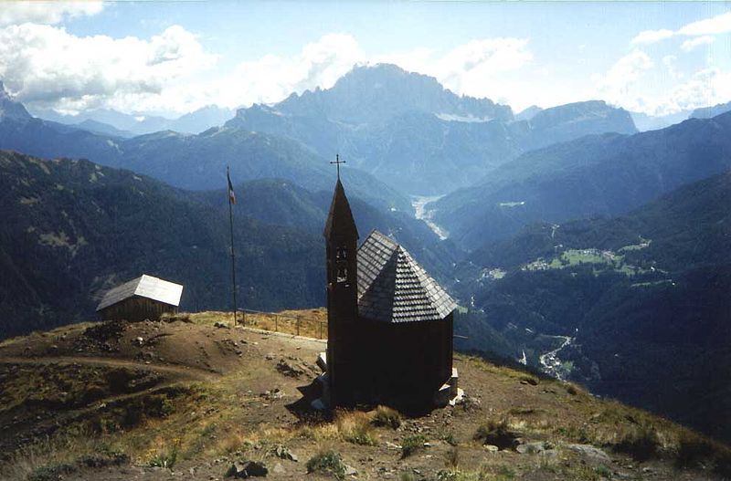 File:Col-di-Lana-Kapelle.jpg