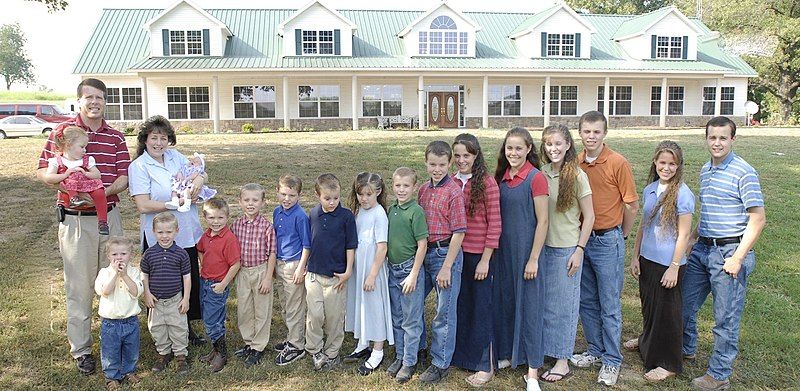 File:Duggar Family 2007-1.jpg