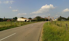 The road into Auzainvilliers