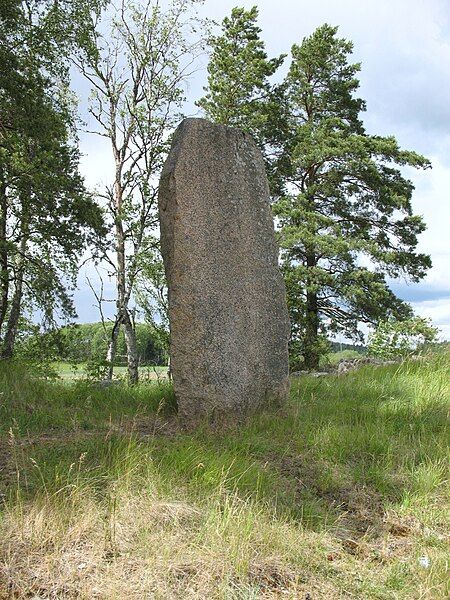 File:Gällsta stone.JPG