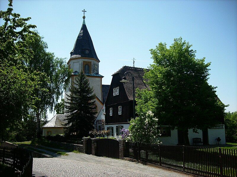 File:HohburgKircheSt.JPG