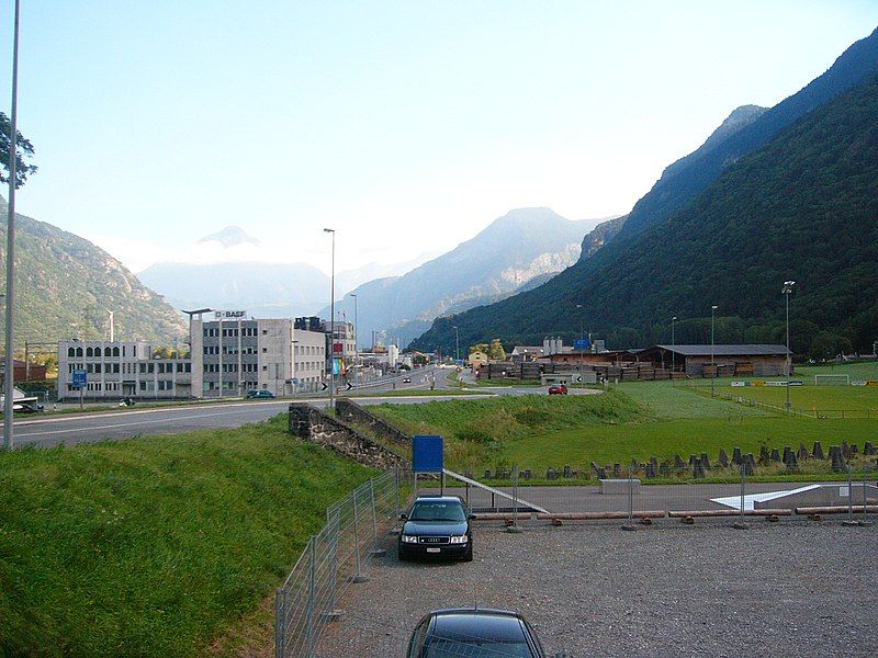 File:Industrie evionnaz.jpg