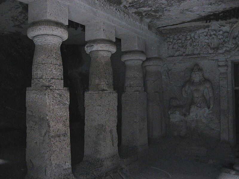 File:Jogeshwari Caves inside.jpg